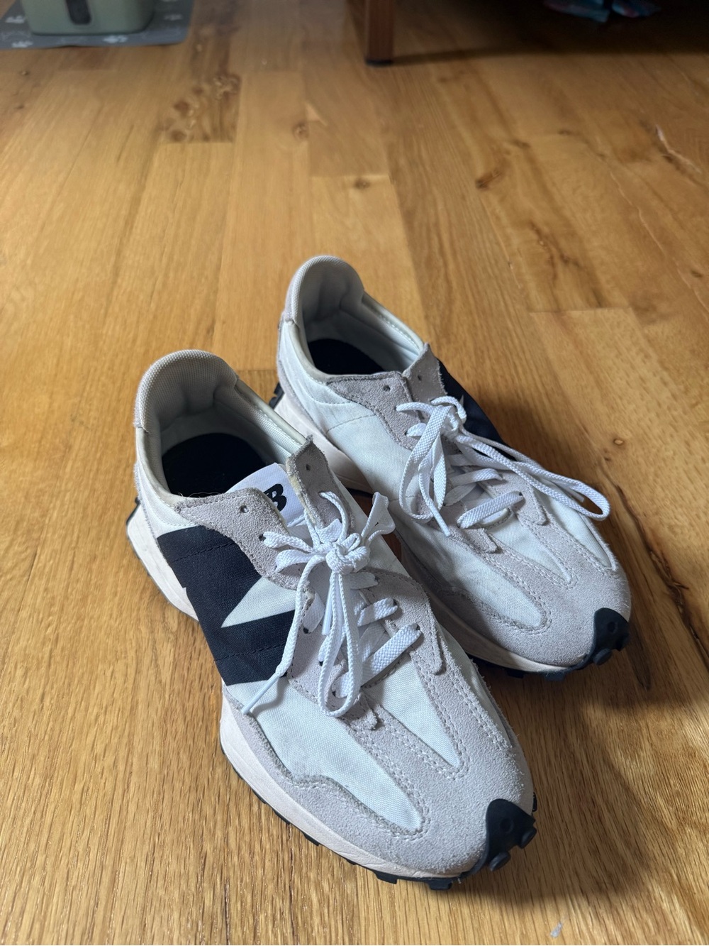 New Balance 327